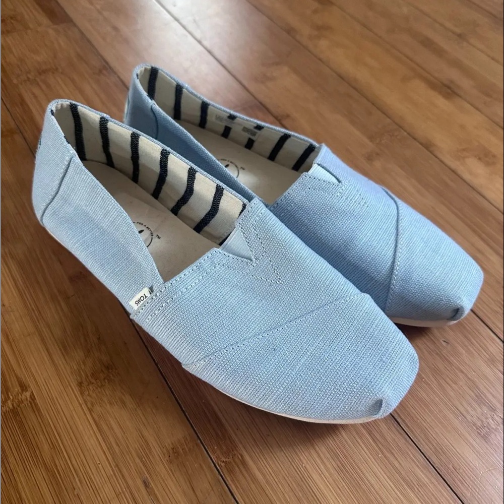 Toms